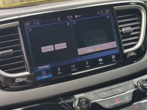 New 2026 Chrysler Voyager LX image 40