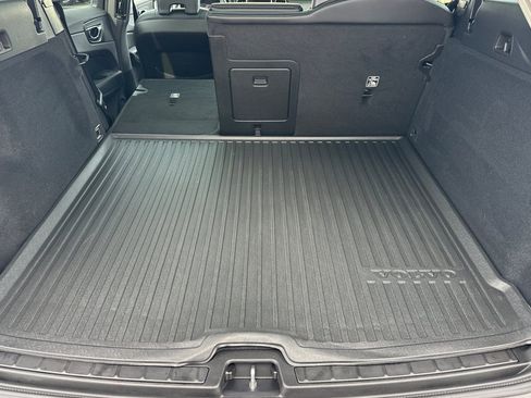 Certified 2024 Volvo XC60 B5 Core image 18