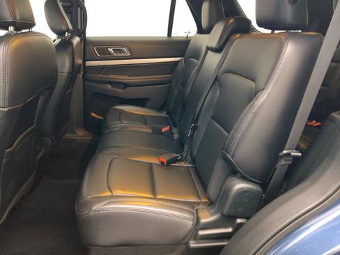 Used 2019 Ford Explorer XLT w/ Equipment Group 202A FWD image 18