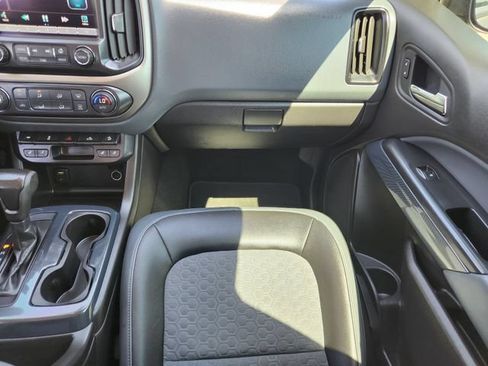 Used 2015 Chevrolet Colorado Z71 AWD/4WD image 27