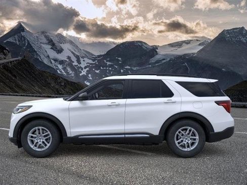 New 2025 Ford Explorer Active w/ Active Comfort Package image 3