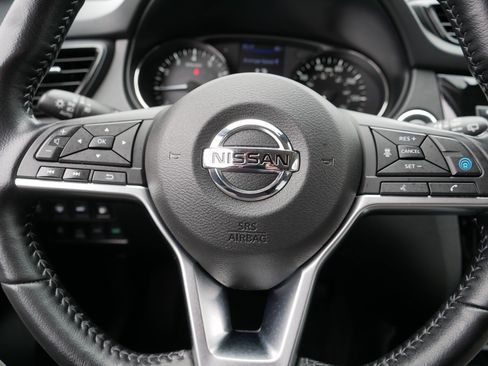 Used 2020 Nissan Rogue SV w/ Sun & Sound Touring Package image 25