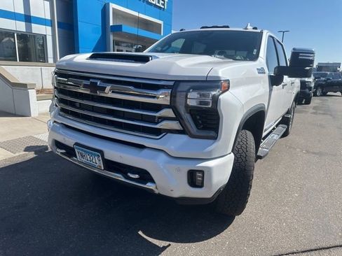 Used 2024 Chevrolet Silverado 3500 High Country w/ High Country Premium Package AWD/4WD image 3