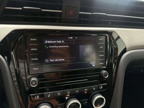 Used 2022 Volkswagen Passat 2.0T SE image 21