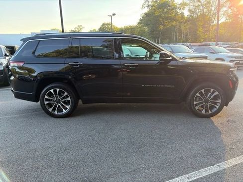 Used 2022 Jeep Grand Cherokee L Overland w/ Luxury Tech Group IV AWD/4WD image 7