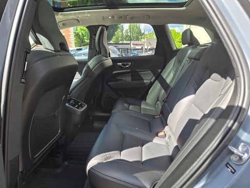 Certified 2024 Volvo XC60 B5 Ultimate w/ Protection Package Premier AWD/4WD image 15