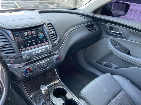 Used 2015 Chevrolet Impala LT FWD image 38