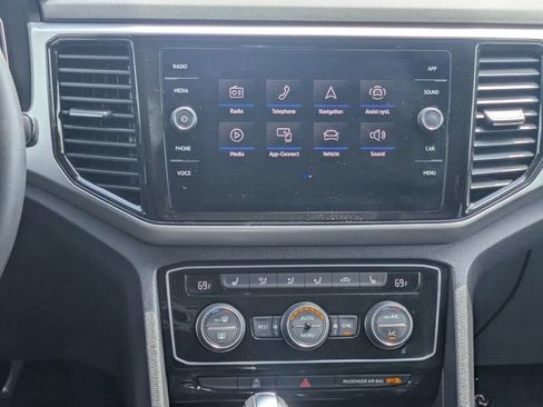 Used 2023 Volkswagen Atlas SE AWD/4WD image 17