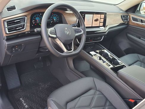 New 2026 Volkswagen Atlas SE FWD image 23
