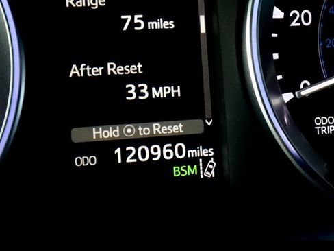 Used 2017 Toyota Highlander Limited image 5