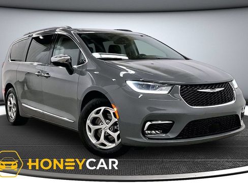 Used 2023 Chrysler Pacifica Limited FWD image 1