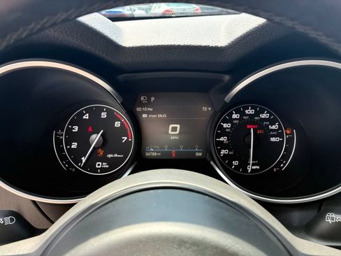 Used 2023 Alfa Romeo Stelvio Ti AWD/4WD image 19