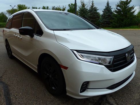 Used 2023 Honda Odyssey Sport image 11