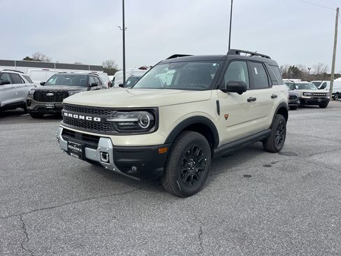 New 2025 Ford Bronco Sport Badlands w/ Badlands Tech Package AWD/4WD image 2