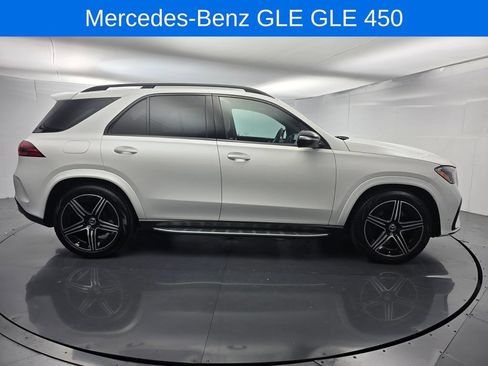 Used 2025 Mercedes-Benz GLE 450 4MATIC image 3