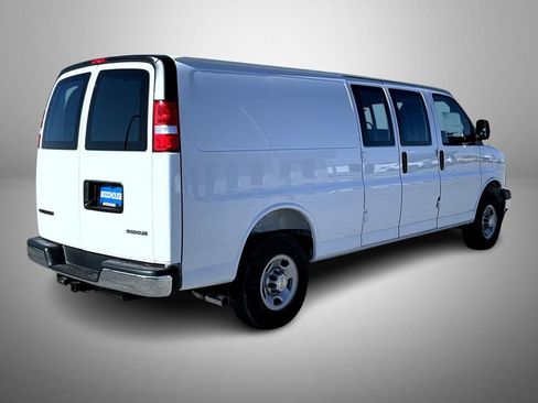 New 2026 Chevrolet Express 3500 Extended RWD image 5