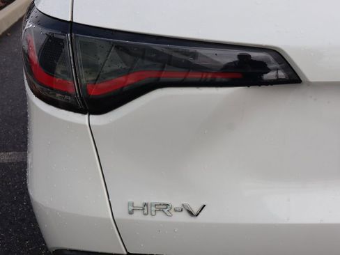 Used 2025 Honda HR-V LX image 33