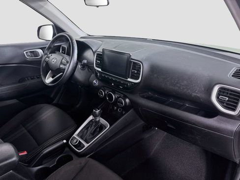 Used 2024 Hyundai Venue SEL FWD image 29
