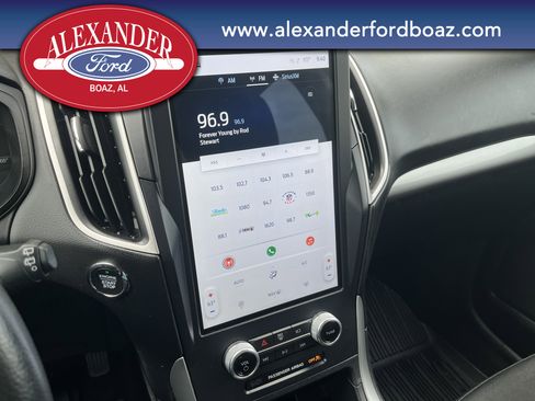 Used 2022 Ford Edge SE w/ Black Appearance Package image 19