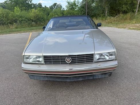 Used 1992 Cadillac Allante FWD image 2