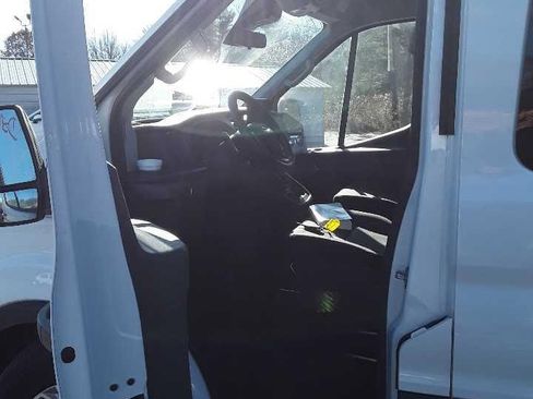 Used 2024 Ford Transit 350 XLT image 23
