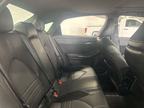 Used 2022 Toyota Avalon Touring w/ Advanced Safety Package image 12