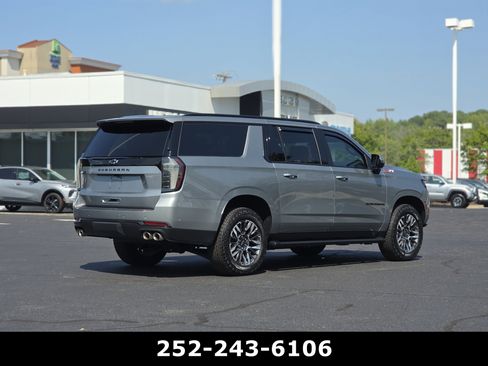 Used 2026 Chevrolet Suburban Z71 w/ Comfort Package AWD/4WD image 9