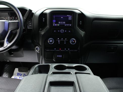 Used 2024 Chevrolet Silverado 2500 Custom image 18