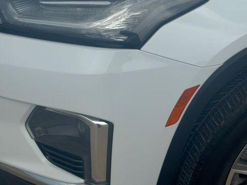 Used 2023 Chevrolet Traverse LT FWD image 12