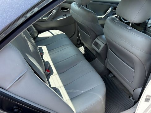 Used 2011 Toyota Camry LE FWD image 8