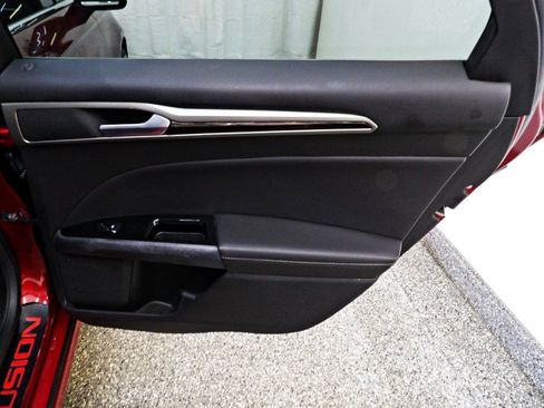 Used 2013 Ford Fusion SE FWD image 12