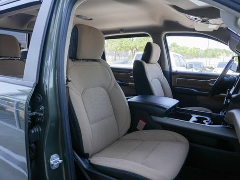 Used 2020 RAM 1500 Big Horn AWD/4WD image 34