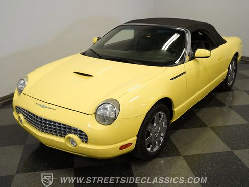 Used 2002 Ford Thunderbird image 21