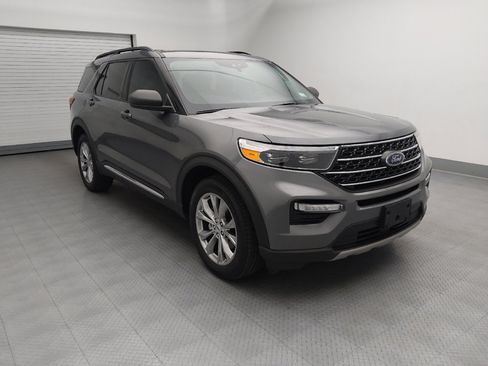 Used 2023 Ford Explorer XLT w/ Equipment Group 202A AWD/4WD image 13