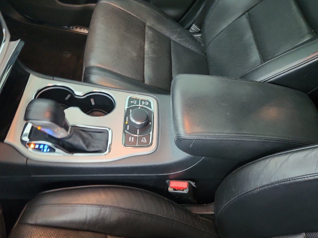 Used 2018 Jeep Grand Cherokee Summit w/ Skid Plate Group AWD/4WD image 32