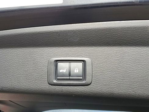 Used 2025 Mitsubishi Outlander SE FWD image 8