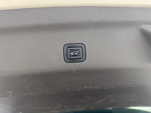 Used 2022 GMC Yukon Denali image 90