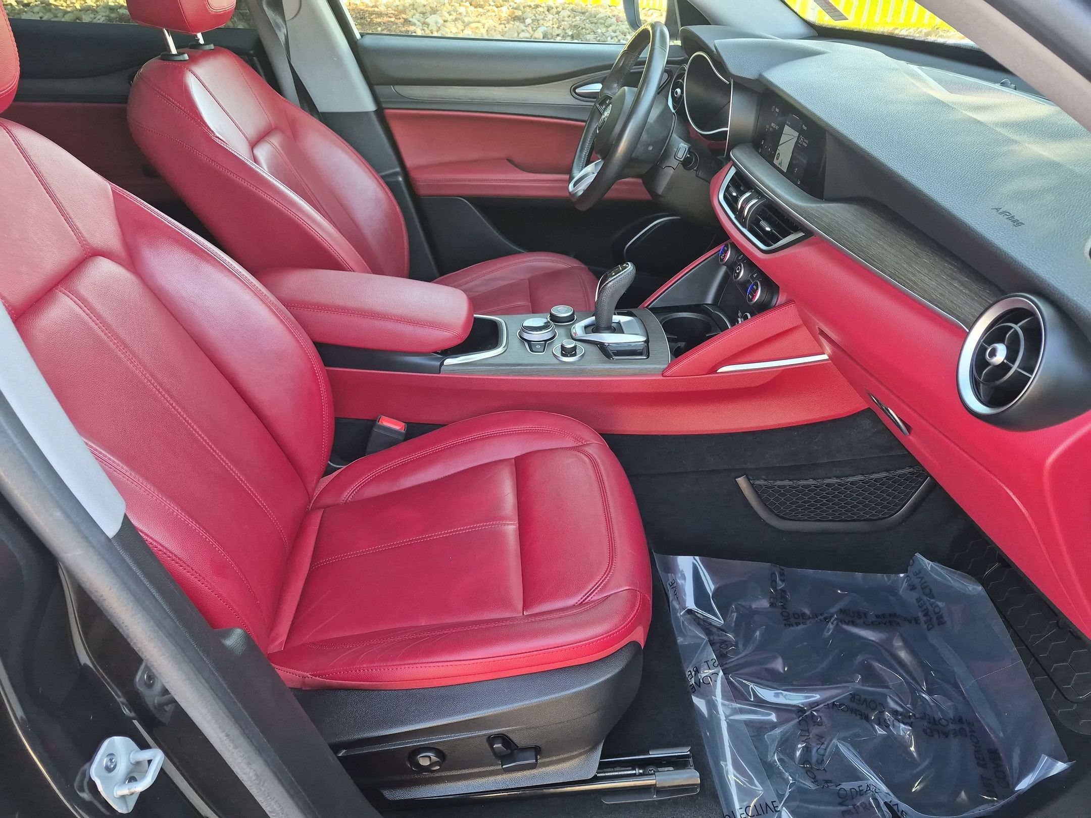 Used 2021 Alfa Romeo Stelvio Ti w/ Active Assist 2 Package TI AWD/4WD image 32