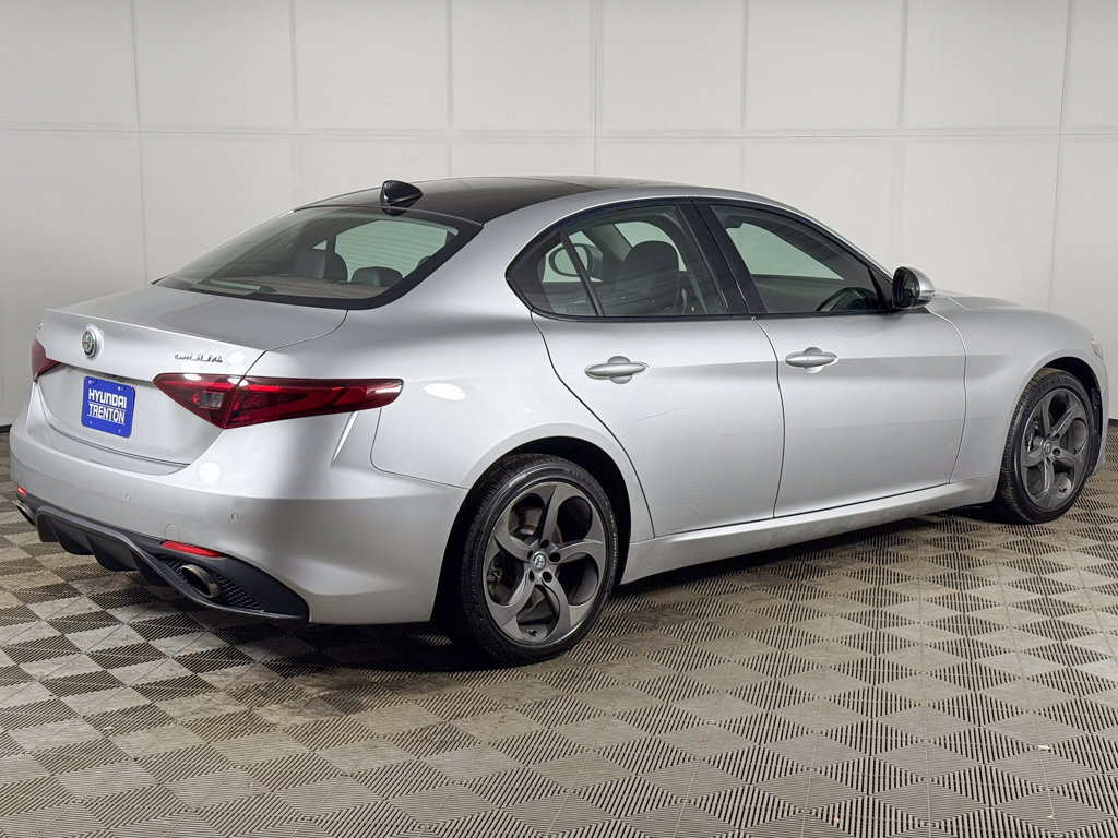 Used 2018 Alfa Romeo Giulia AWD image 10