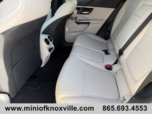 Used 2025 Mercedes-Benz GLC 300 4MATIC image 18