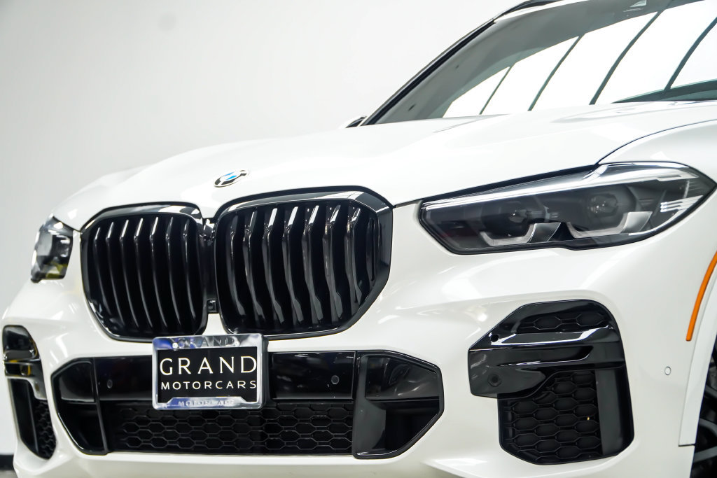 Used 2022 BMW X5 sDrive40i w/ M Sport Package RWD image 2