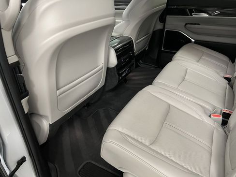 Used 2022 Jeep Wagoneer Series II image 49