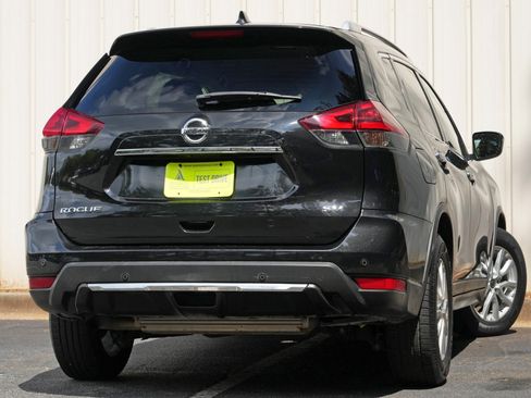 Used 2020 Nissan Rogue SV FWD image 4
