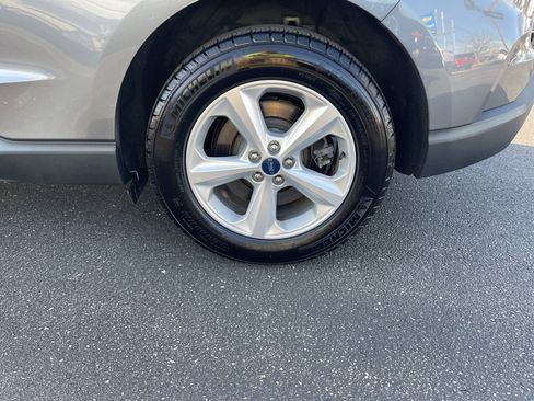 Used 2021 Ford Edge SE w/ Cargo Accessory Package image 10