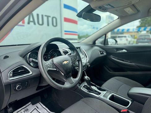 Used 2018 Chevrolet Cruze LT w/ Convenience Package FWD image 35