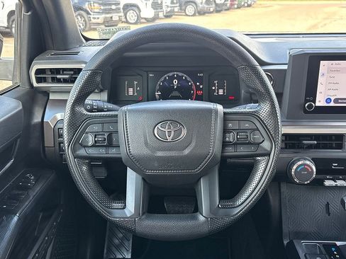 Certified 2025 Toyota Tacoma SR5 AWD/4WD image 15