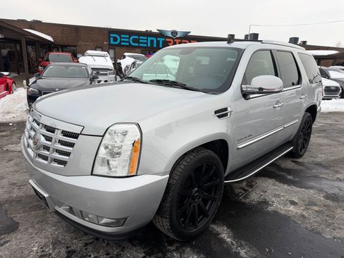 Used 2012 Cadillac Escalade Luxury image 7
