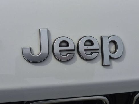 Used 2023 Jeep Grand Cherokee L Summit w/ Advanced Protech Group IV AWD/4WD image 10