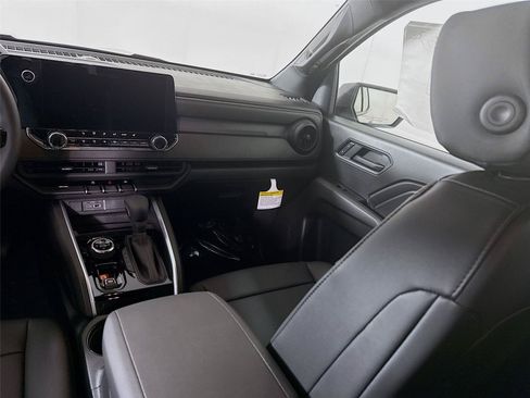 New 2026 Chevrolet Colorado Trail Boss AWD/4WD image 16