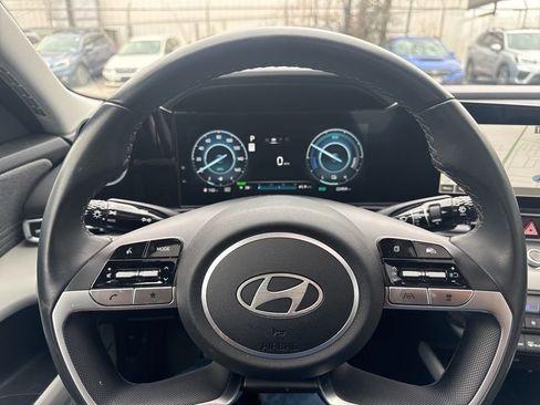 Used 2024 Hyundai Elantra Limited image 17